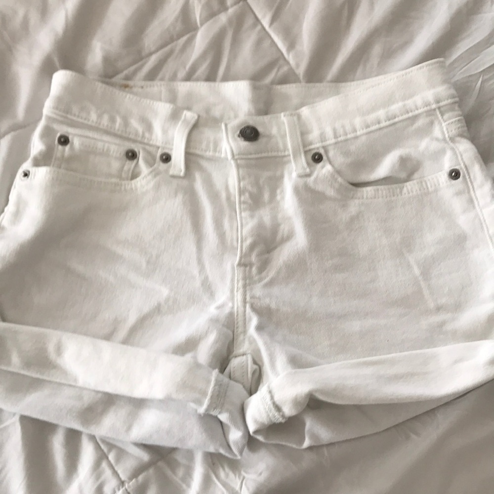 Levi white shorts